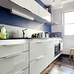 Charming Nest In Paris-pont Cardinet