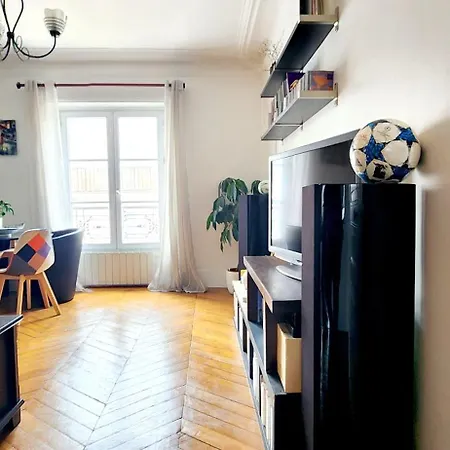 Charming Nest In Paris-pont Cardinet Παρίσι